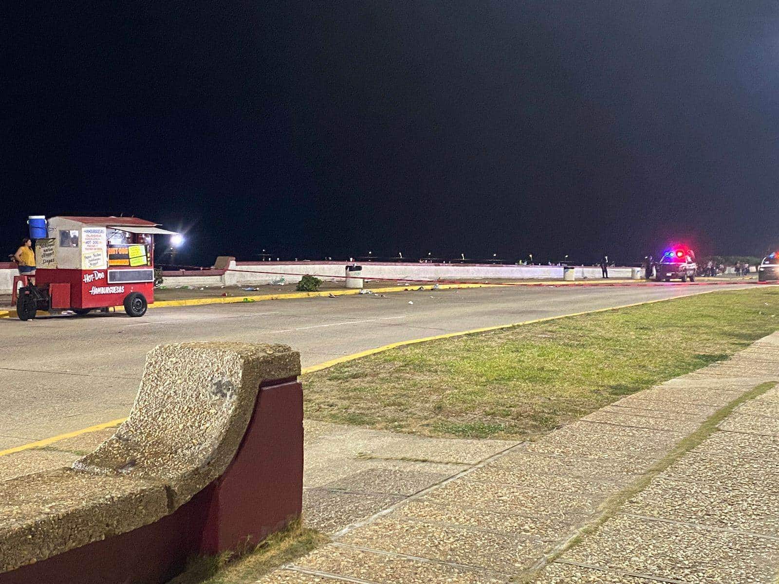 Joven pierde la vida tras caer y recibir un golpe en el Malecón de Coatzacoalcos