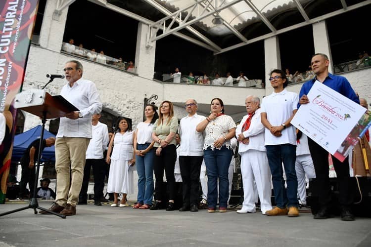 Más de 2 mil bailaron La Bamba en el paseo de Los Lagos en Xalapa (+Video)