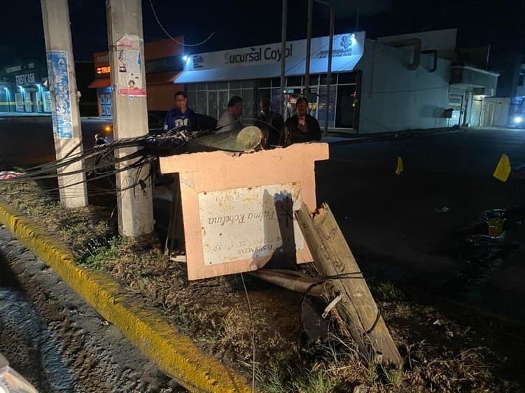 Joven motociclista está grave, se estrelló contra un poste en Palmas del Coyol