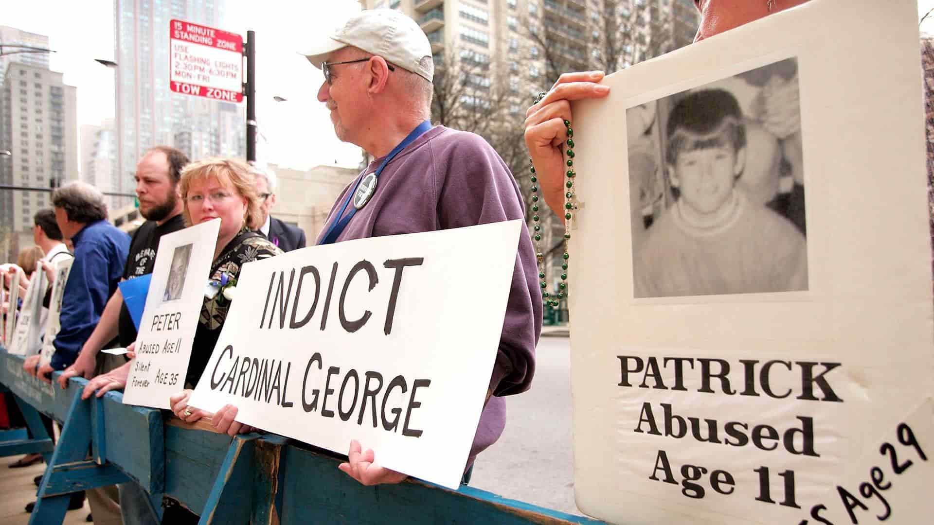 Miembros del clero católico abusaron de casi 2 mil niños  en Illinois