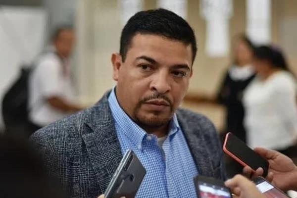 "Hay temas más importantes que ponerle el nombre a Veracruz": Gómez Cazarín