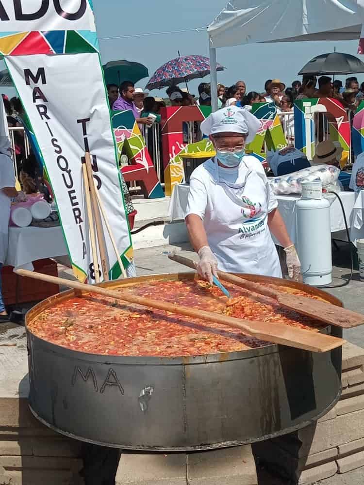 Disfrutan tradicional ‘Arroz a la Tumbada’ en Alvarado