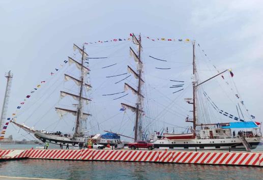 Suspenden visitas al buque venezolano Simón Bolívar en Veracruz