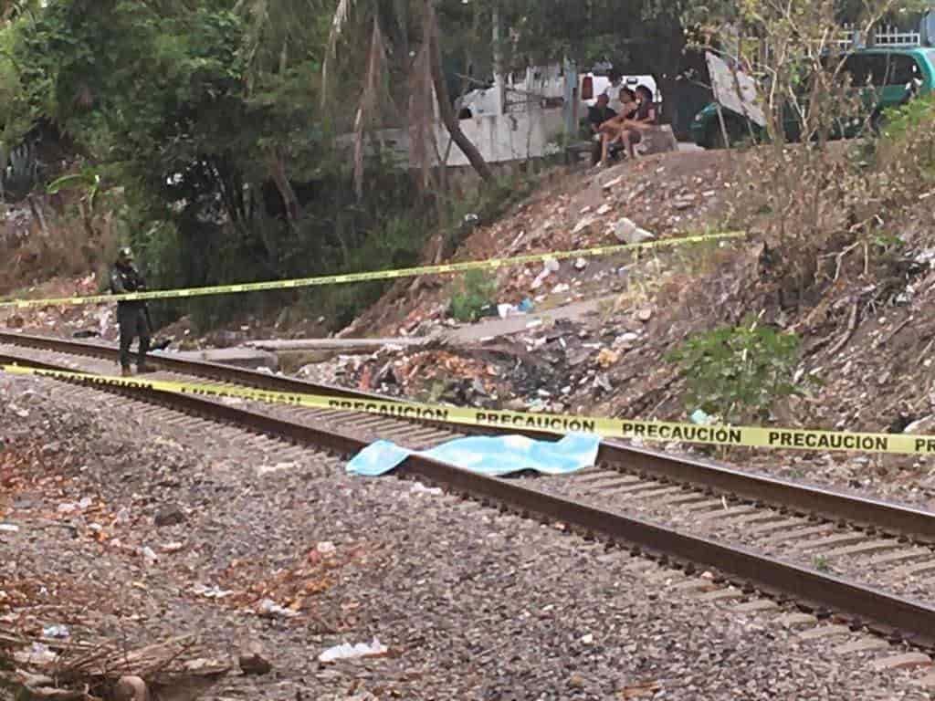 ¡Trágica muerte en Cardel!; hombre es arrollado por el tren