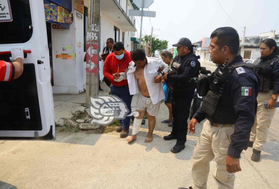 Atienden a sujeto por atentar contra su vida en Coatzacoalcos
