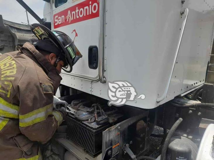 Conato de incendio de tráiler en la Fortín-Huatusco