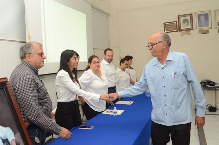 Realizan homenaje póstumo al Doctor Raúl Antonio Díaz Vega en la Facultad de Nutrición de la UV