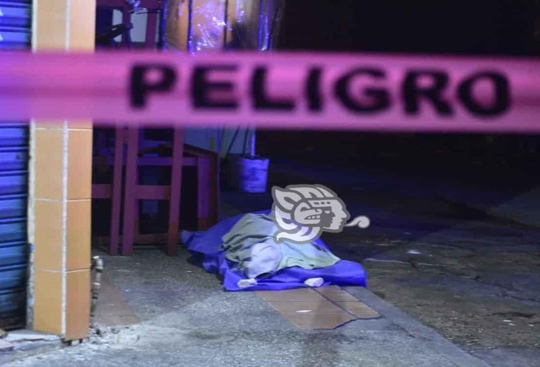 ¡Le da un infarto! Abuelita muere en pleno centro de Coatzacoalcos