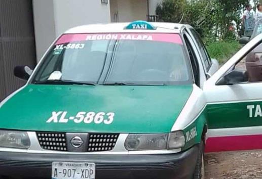 Hampa hace lo que quiere en Xalapa: taxista es atacado por asaltante con machete