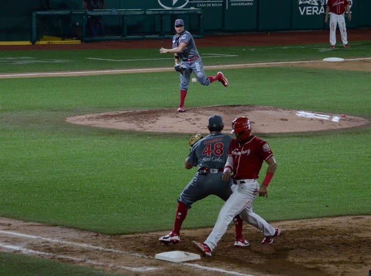 Se quedan Diablos con la Serie Roja