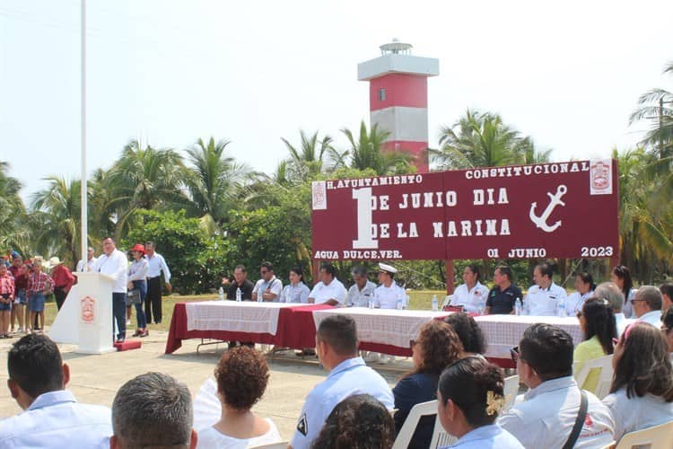 Conmemoran a la Marina en Tonalá