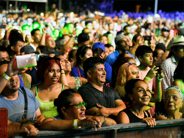 Salsa Fest 2023: Luis Enrique ofrece espectacular show en el segundo día