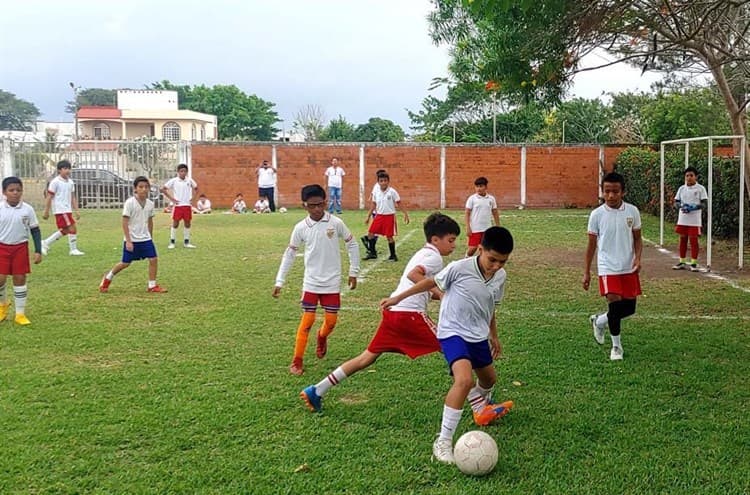 Juegazo de futbol entre escuelas primarias