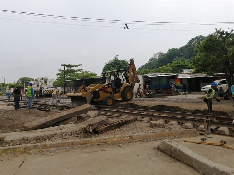 Avanzan trabajos bajo puente de la Avenida Uno (+Video)