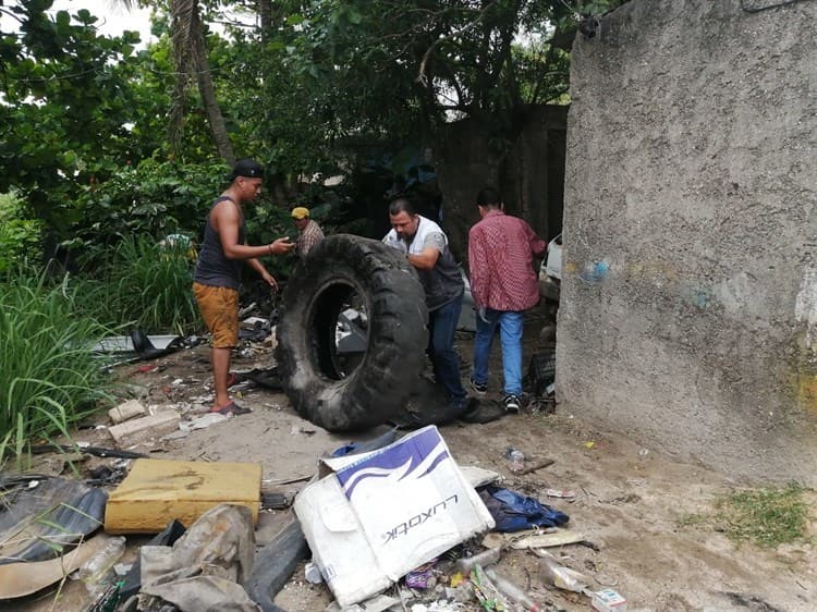 Retirarán llantas para evitar criaderos de mosquitos en colonias de Coatzacoalcos (+Vídeo)