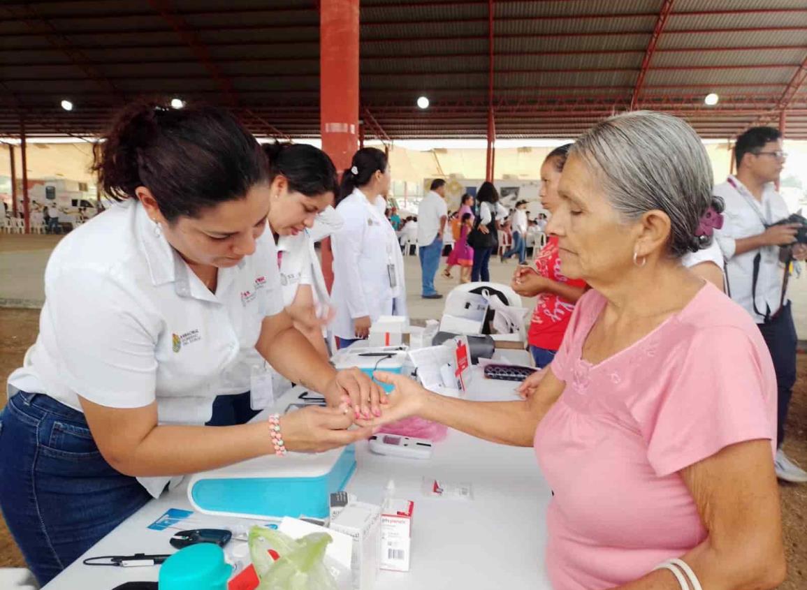 Exitosa feria de la salud realiza Pasiano Rueda