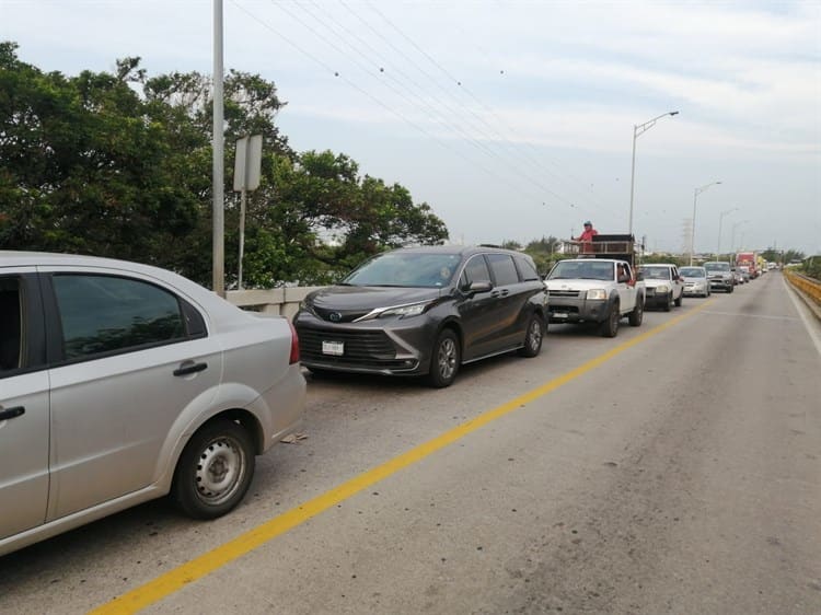 Choque en puente Coatzacoalcos Uno genera gran caos (+video)