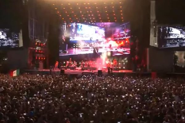 Los Fabulosos Cadillacs: entre desmayos y lluvia fans esperaron en Zócalo capitalino