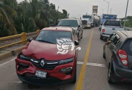 Choque en puente Coatzacoalcos Uno genera gran caos (+video)
