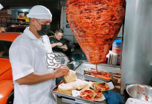 Para chuparse los dedos: ¿antojo de unos tacos? ¡Prueba los de El Meridiano! (+Video)