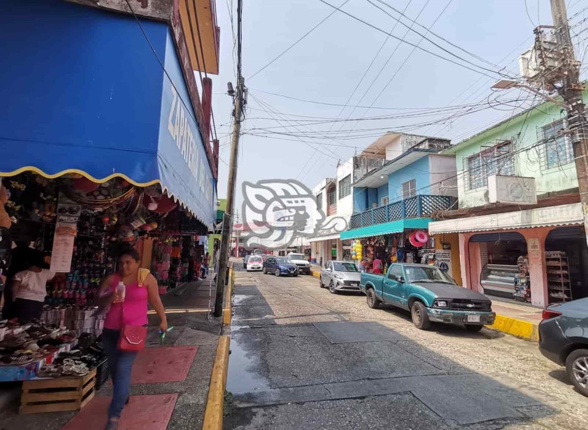 Comerciantes de Nanchital están obligados a despejar la vía pública ¡Ya les notificaron!