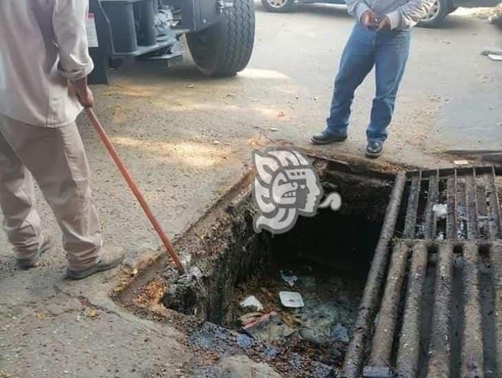 Colectores estaban inundados de basura en Agua Dulce; autoridades implementan programa de limpieza