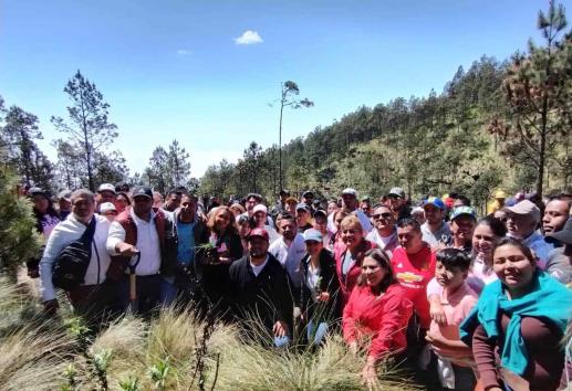 En La Perla  arrancan programa Fabriquemos Agua  Reforestando