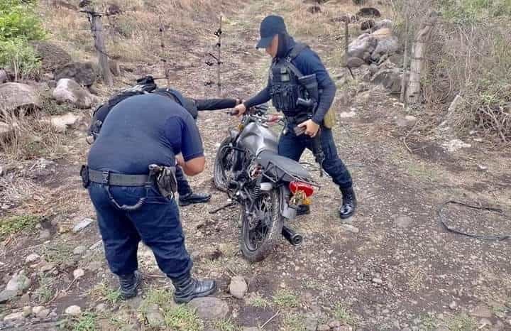 Aseguran motocicleta con reporte de robo en Actopan