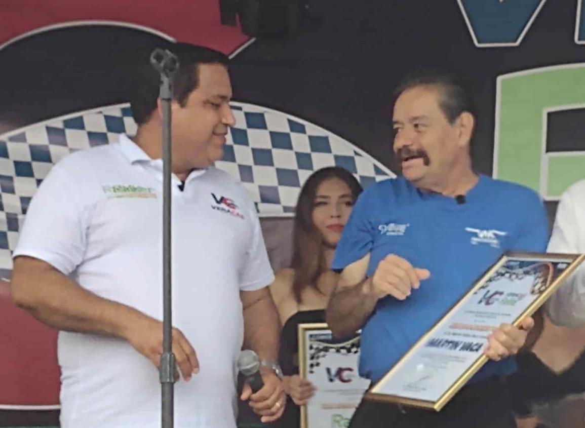 Expo Veracar 2023 entrega reconocimiento a Martín Vaca de Mexicánicos