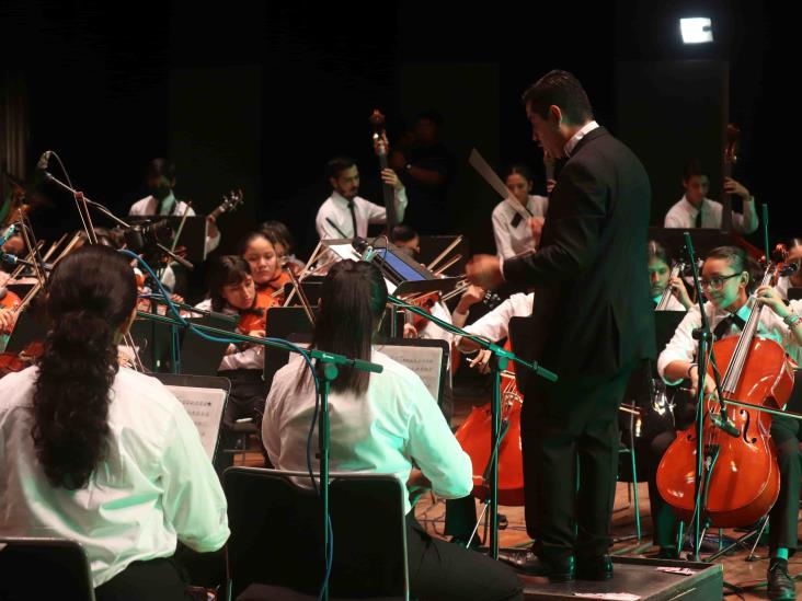 Orquesta Sinfónica de las Técnicas provoca ovaciones con ‘Eterno Amor’