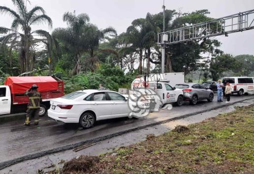 Se registra carambola en la carretera Fortín-Huatusco (+Video)