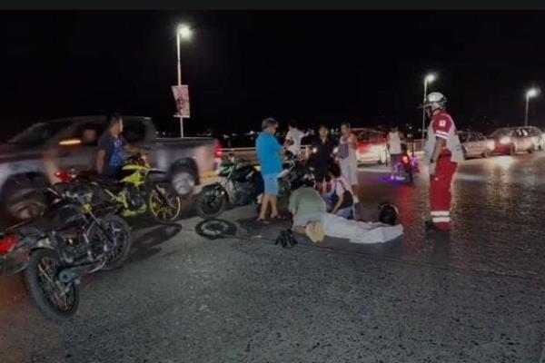 Camioneta impacta motociclistas en Tuxpan; hay un muerto