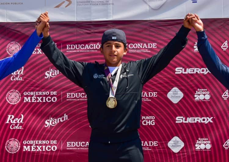 Logra Diego Escudero medalla de oro en canotaje