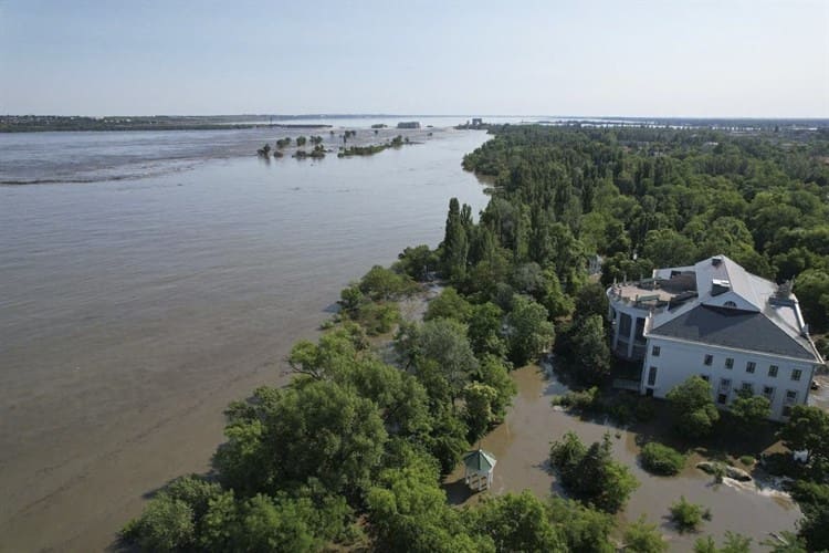 De película: Hallan ciudad mítica bajo el mar de Alemania
