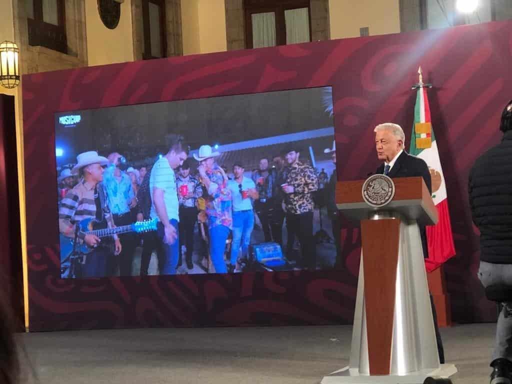 Ya supérame AMLO le dedica canción a Denise Dresser