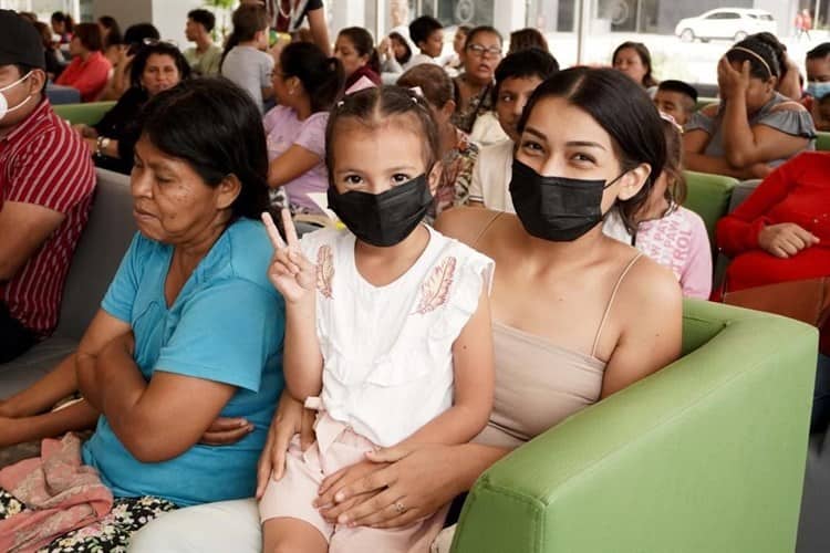Encabeza alcalde de Boca del Río jornada de cirugías de labio y paladar hendido