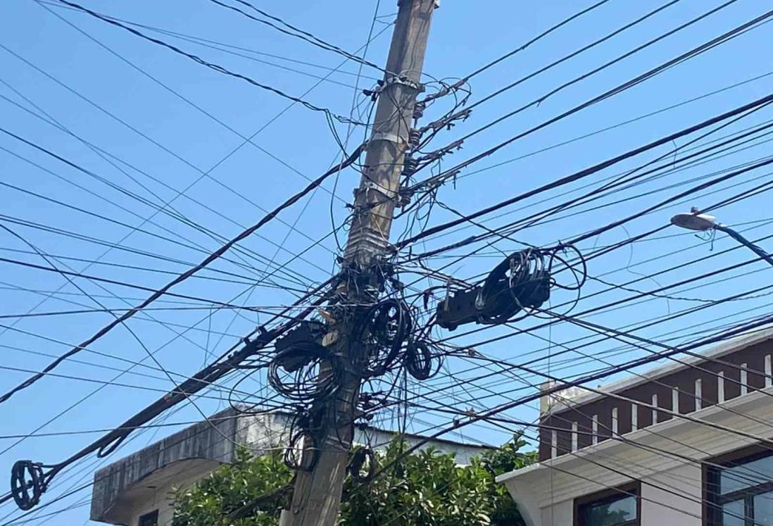 Telarañas de cables afectan la imagen del Centro Histórico de Veracruz