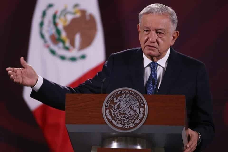 AMLO, DESCONFIADO