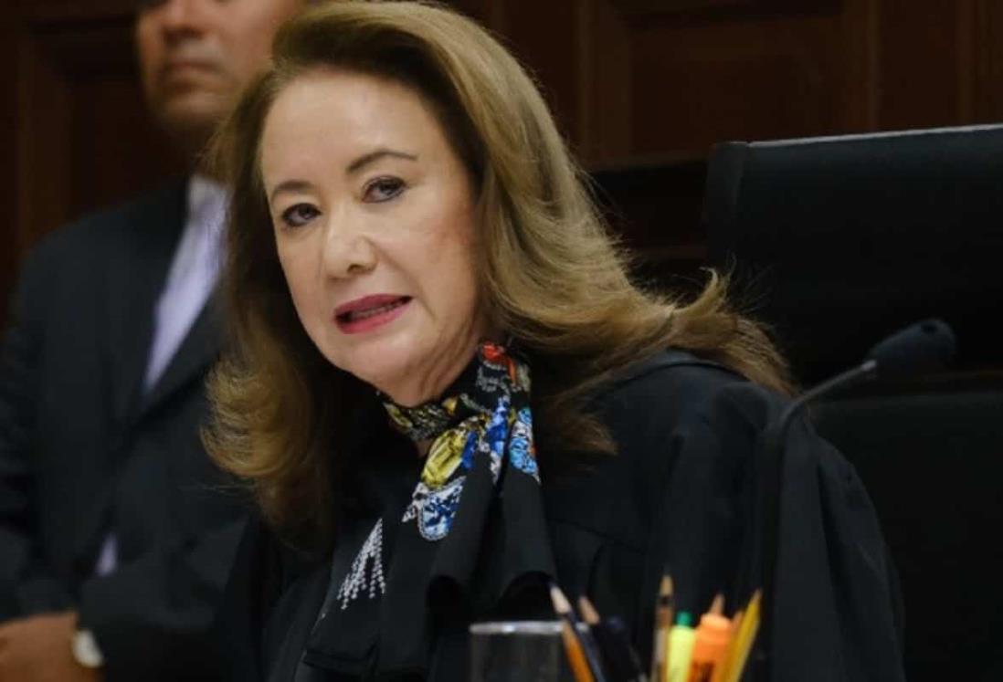 Caso Yasmín Esquivel: Exigen abogados dar carpetazo al presunto plagio