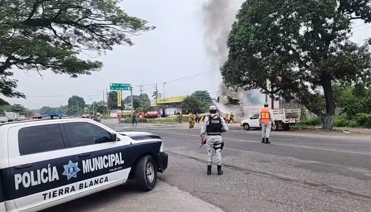 Fuego en estación de gas en Tierra Blanca; hay dos heridos