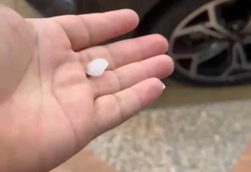 ¡Nunca se había visto! Cayó granizo en zona rural de Las Choapas