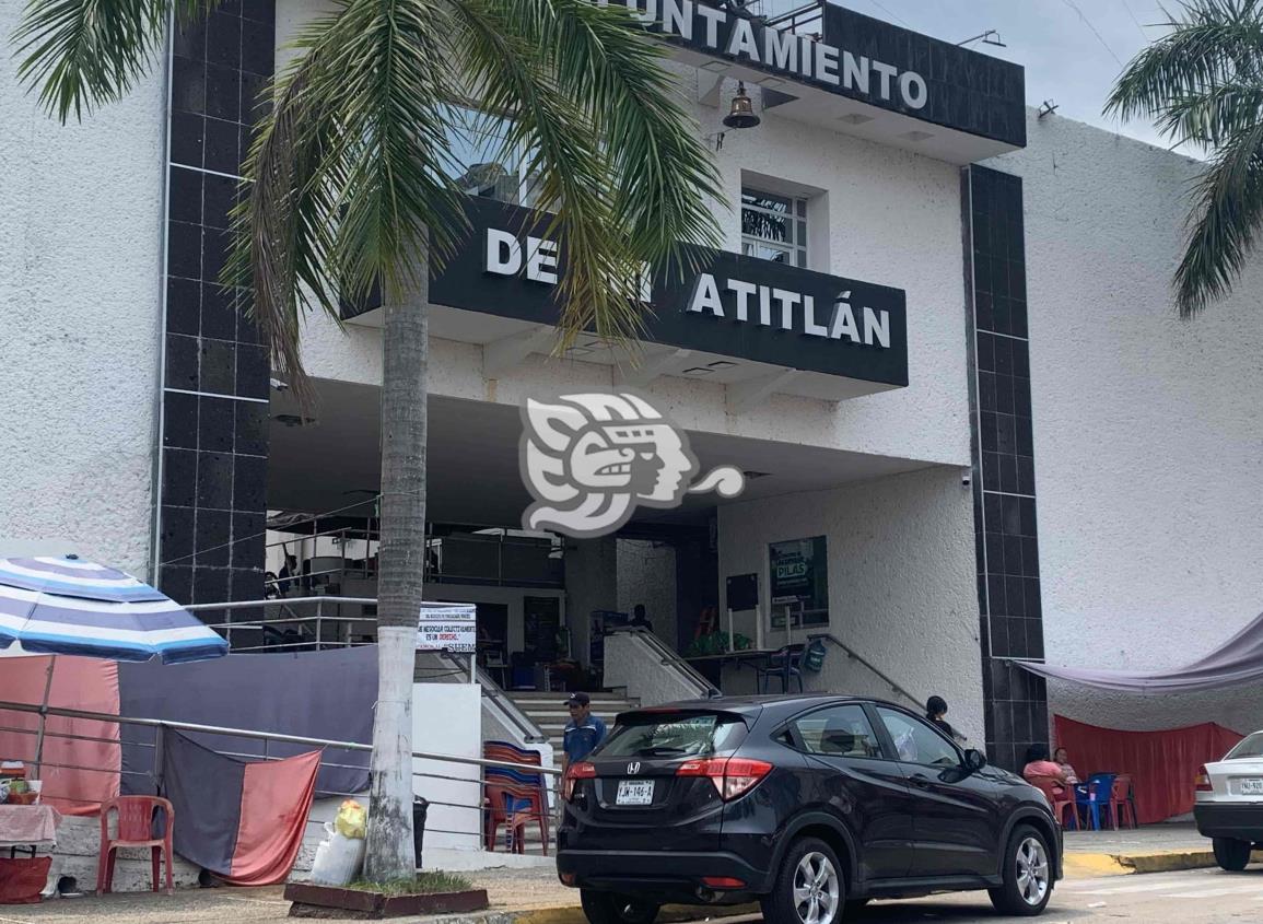 Cuatro meses más de huelga para empleados del ayuntamiento de Minatitlán