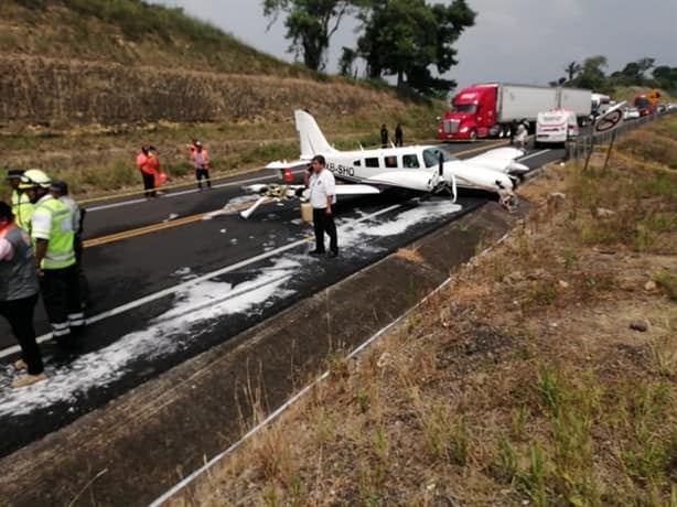 El cantante Carín León negó haber aterrizó de emergencia en Veracruz