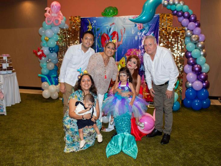 Familia Martínez Flores tuvo festejo al doble