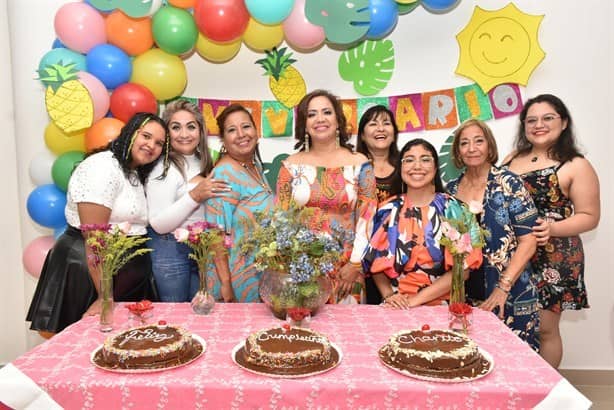 Charito Gayot celebra sus 50 años de feliz vida