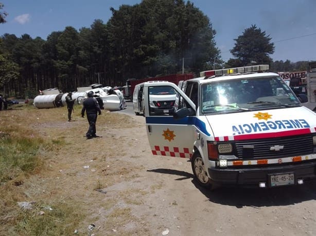 Vuelca tráiler cisterna en la carretera Xalapa-Perote