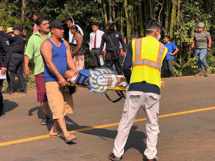 Volcadura de autobús en Catemaco deja más de 15 heridos