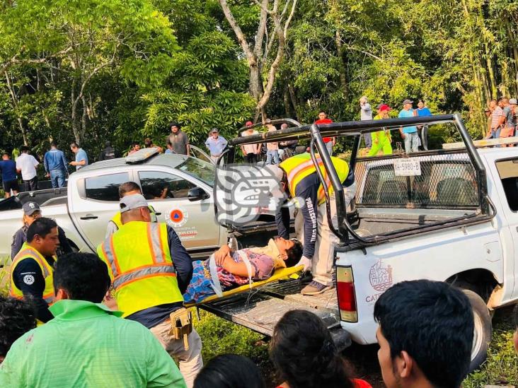 Volcadura de autobús en Catemaco deja más de 15 heridos