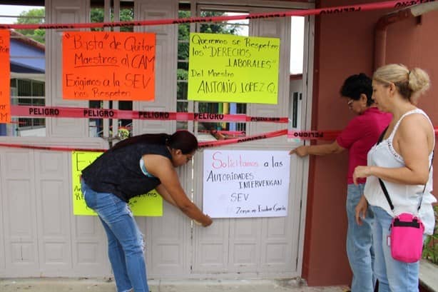 Toman instalaciones del CAM de Misantla por falta de maestros