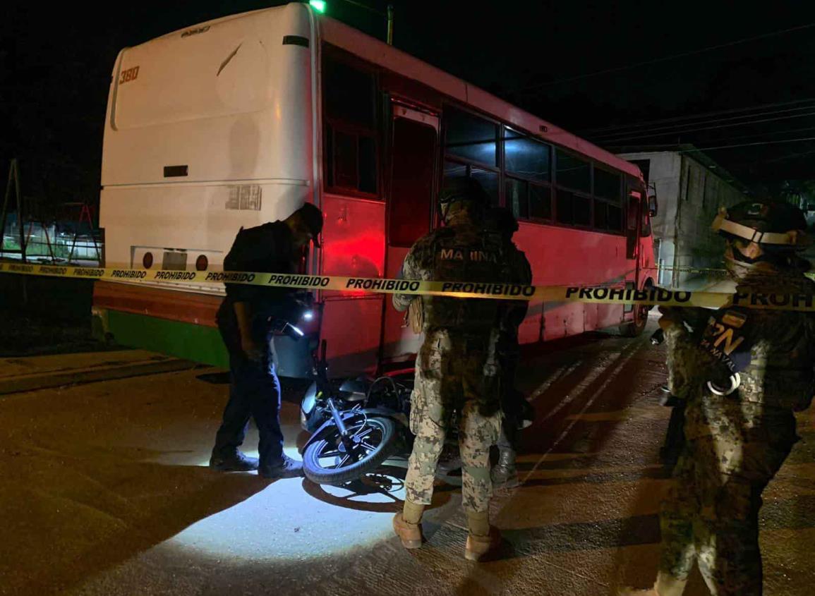 Asesinan a “el Chicarca” o “el chino” frente a domo en Acayucan